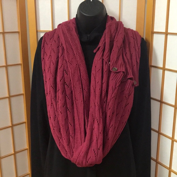 Infinity scarf with Buttons - Picture 1 of 2